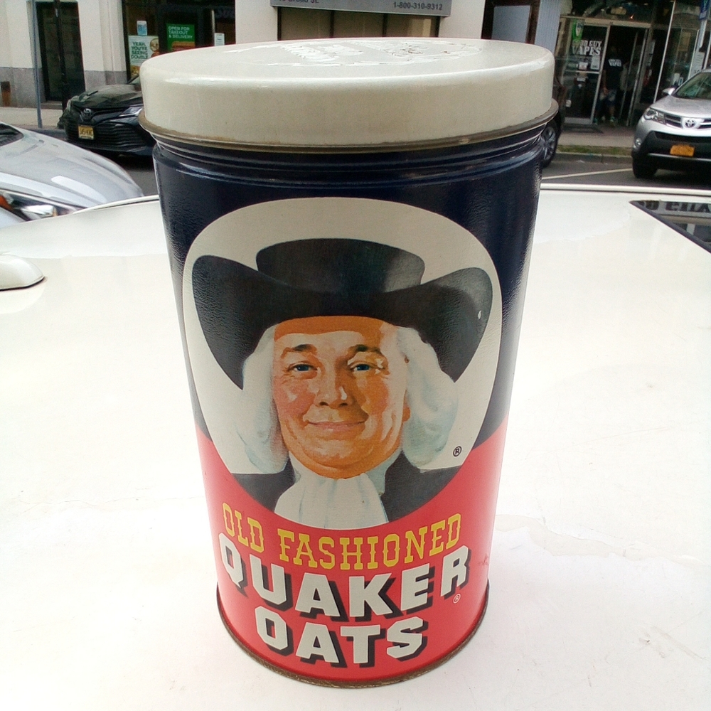 Anitque Old Fashioned Quaker Oats 1982 Container